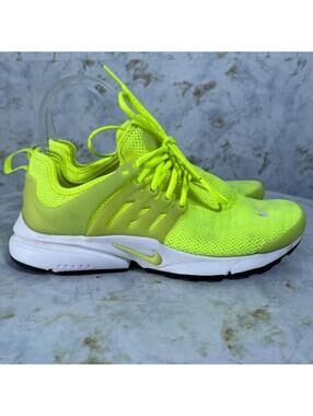 Nike Air Presto Women's Size 7 Running Shoes Green Athletic Trainer Sneakers